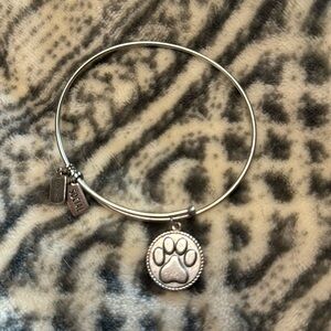 Paw print charm bracelet
